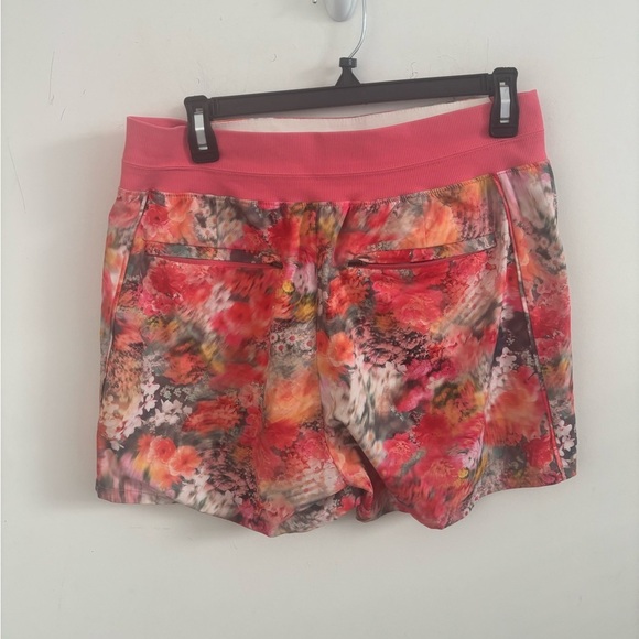 Athleta Women's Pink Floral Brooklyn Printed Shorts Size 10 - Picture 3 of 6